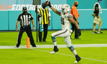 BREAKING: Dolphins Re-Sign TE Durham Smythe