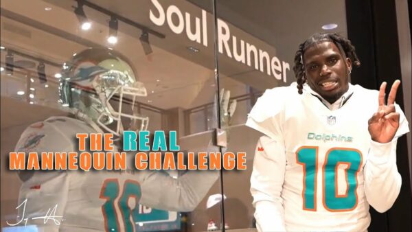 Tyreek Hill: The Real Mannequin Challenge Prank