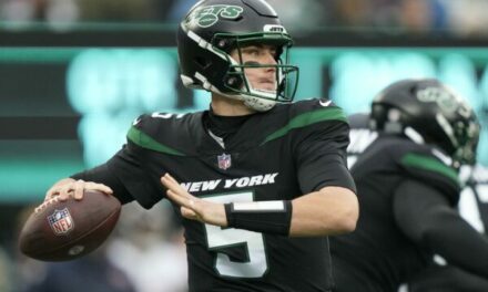 Dolphins to Sign QB Mike White to a 2 Year Deal