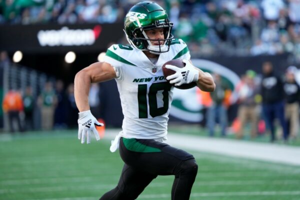Dolphins Sign WR Braxton Berrios to 1-Year Deal