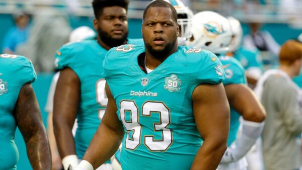 BREAKING: Ndamukong Suh Visits with Dolphins