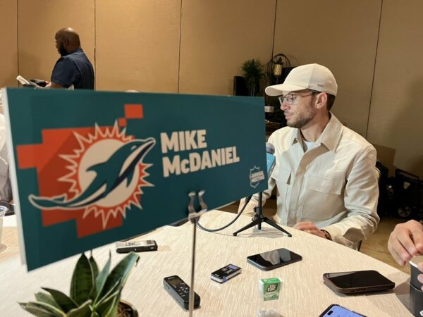 McDaniel Thought About Giving up Play Calling; Doesn’t Expect a Tua Hold-Out