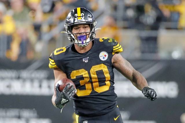 REPORT: Dolphins Have Interest in Free Agent RB James Conner
