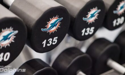 DolphinsTalk Weekly: Three Offensive and Defensive Players Who are Key to Dolphins 2021 Season