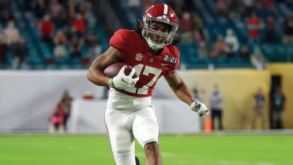 Miami Dolphins Select Jaylen Waddle WR Alabama in Round 1, Pick # 6