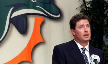 This Day in Dolphins History: March 13, 2000 Dan Marino Retires