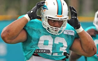You’re On All The Glue If You Think Ndamukong Suh Would Play For Free